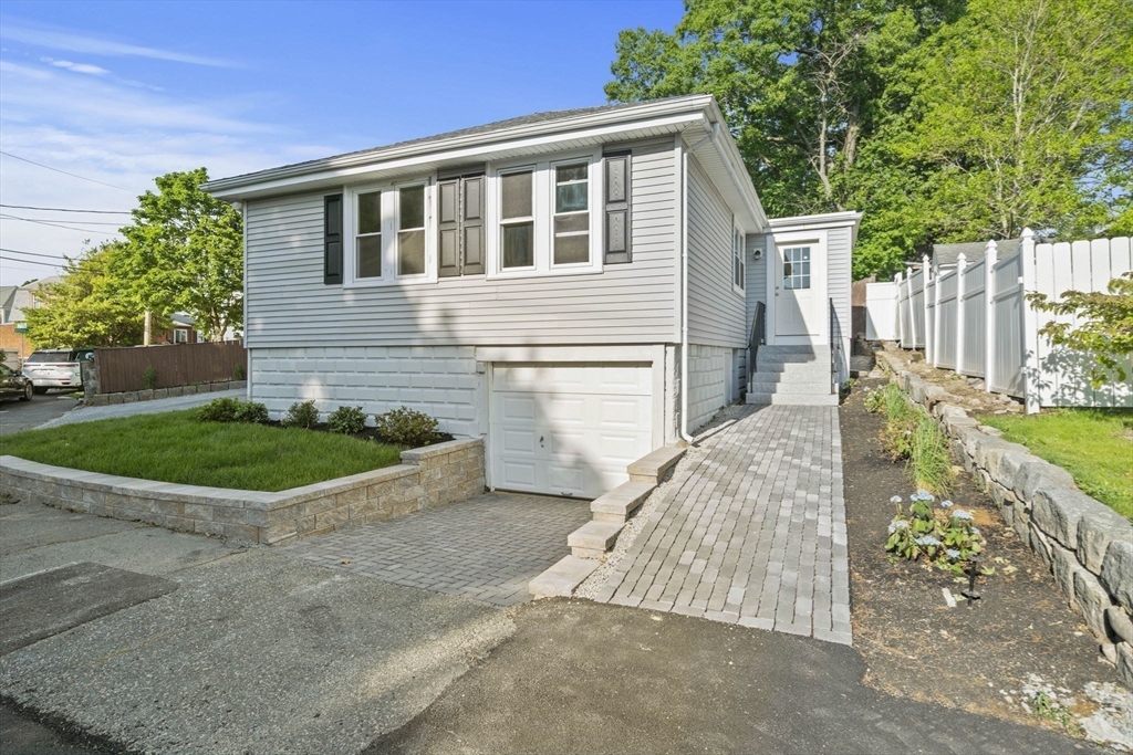 42 Plover Rd