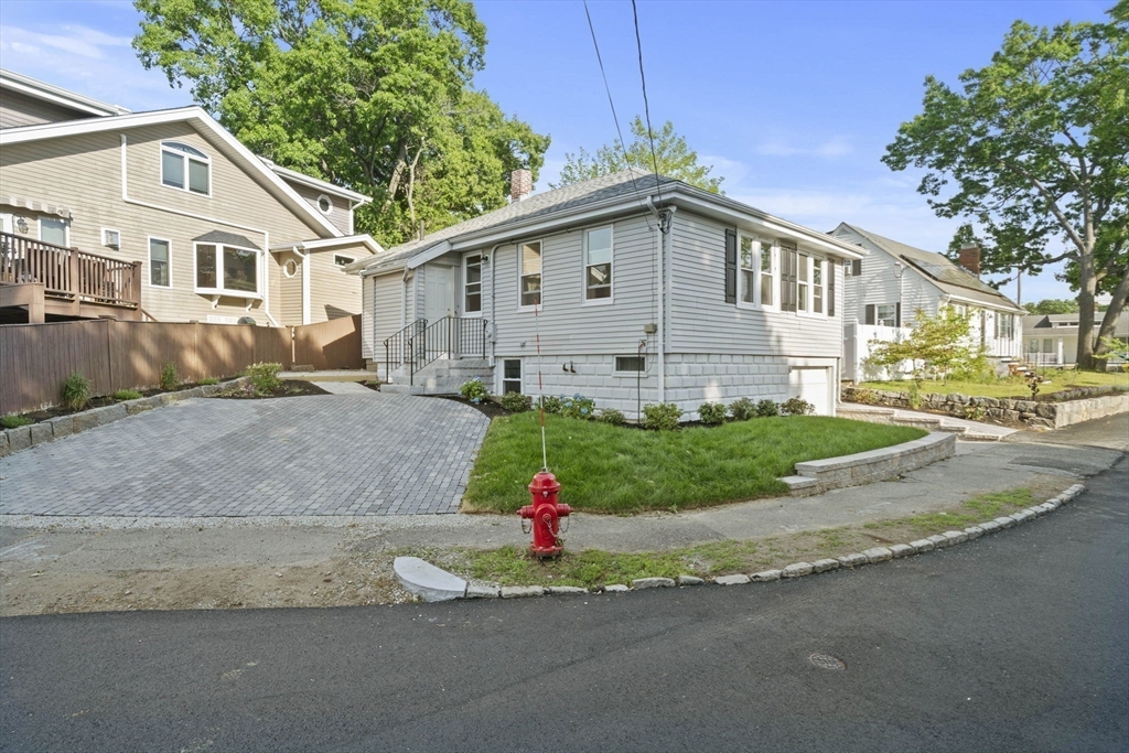 42 Plover Rd