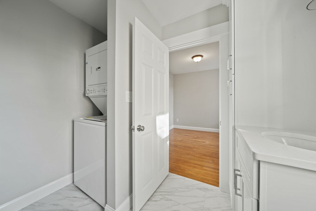 42 Plover Rd
