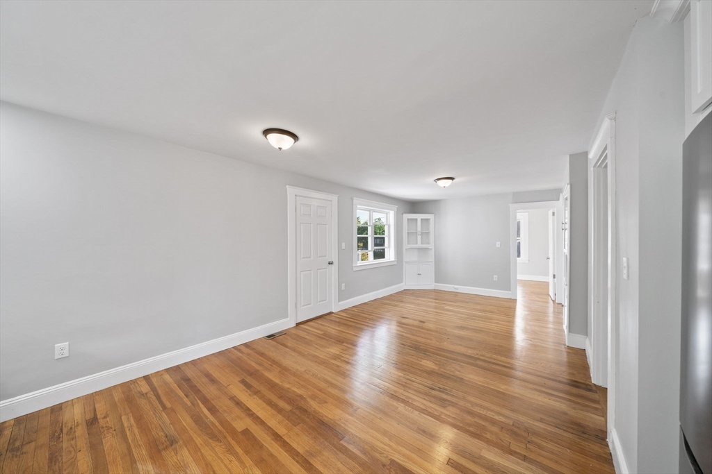 42 Plover Rd
