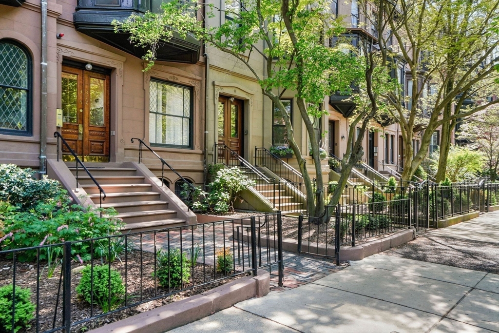 315 Beacon St # 8