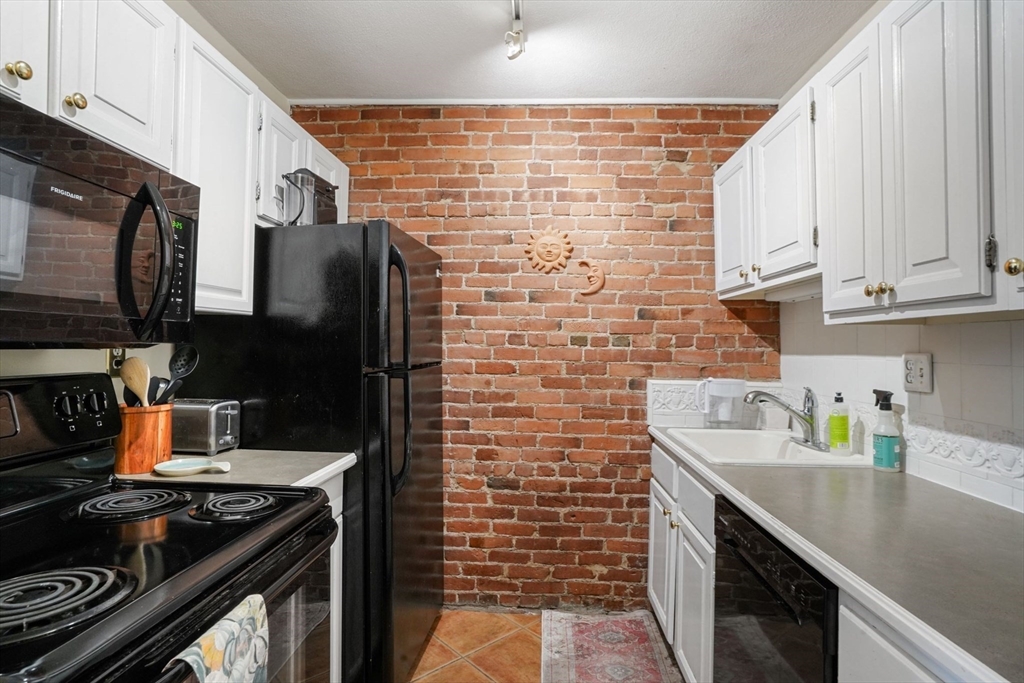 315 Beacon St # 8