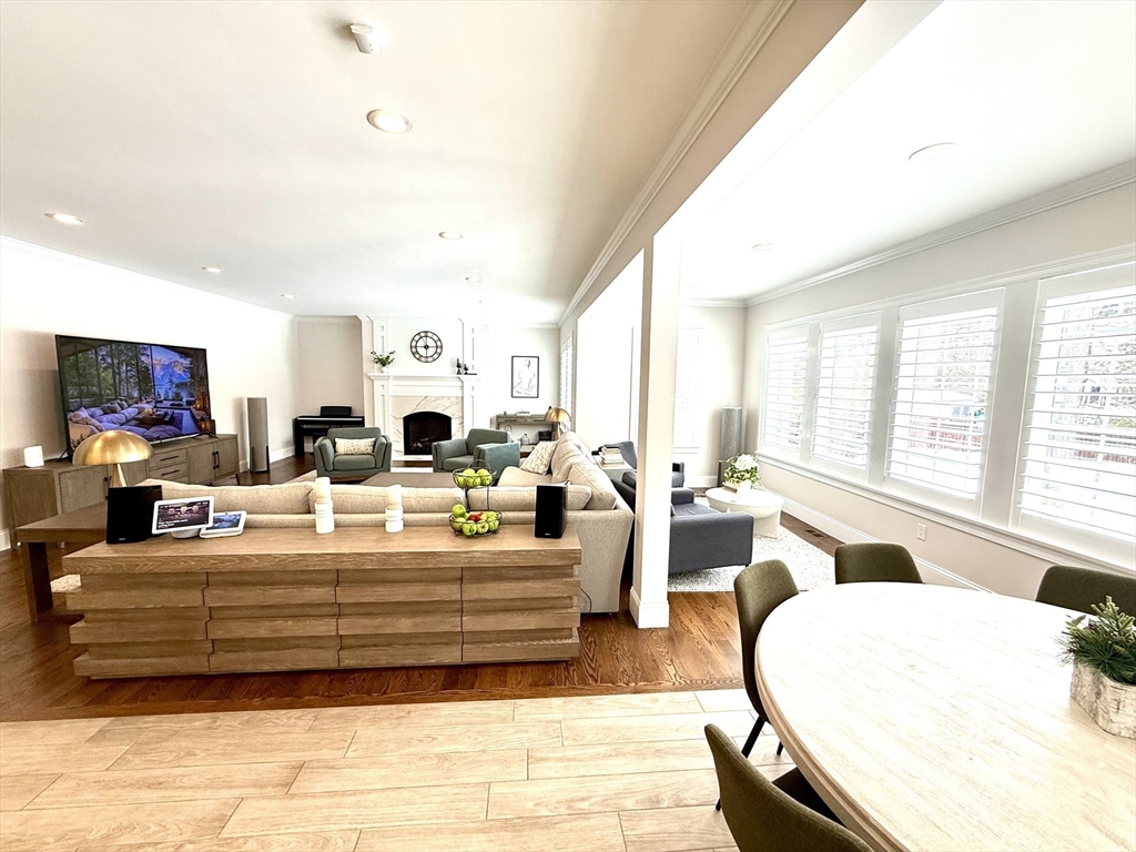 6 Little Meadow Way