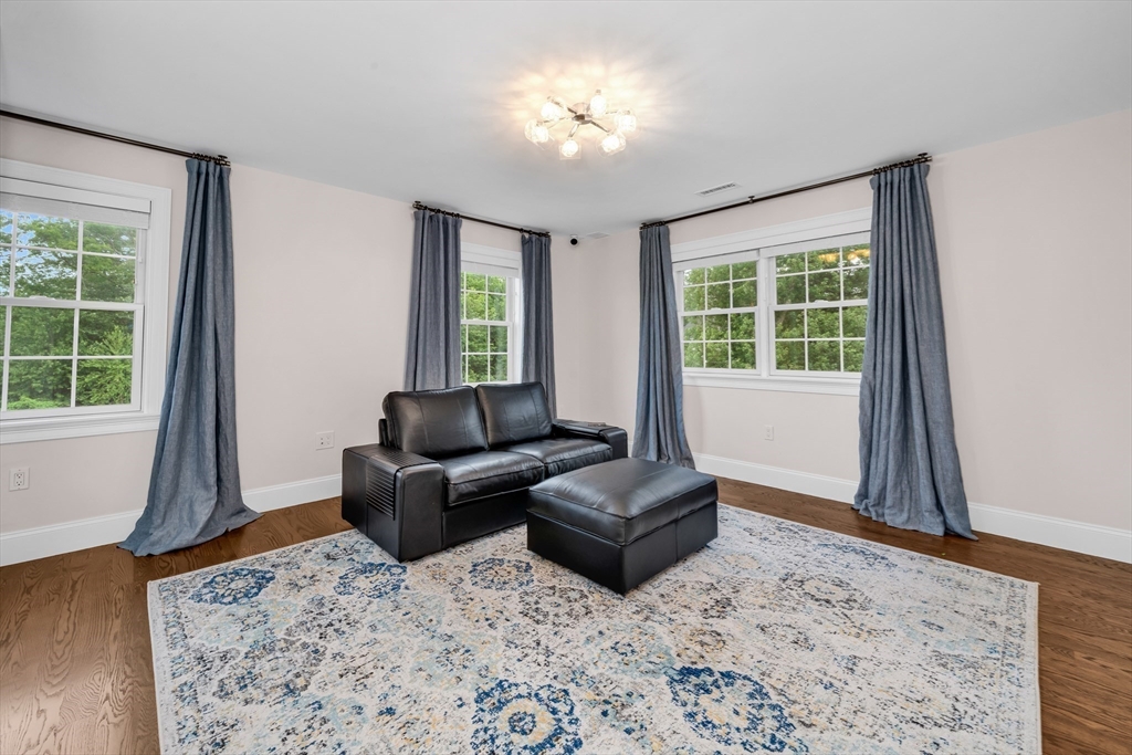 6 Little Meadow Way