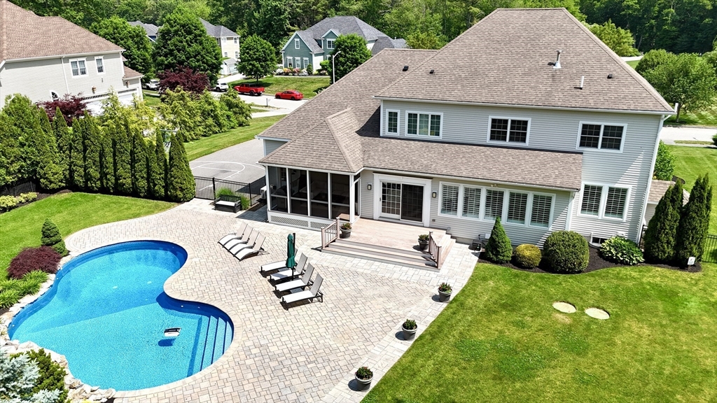 6 Little Meadow Way