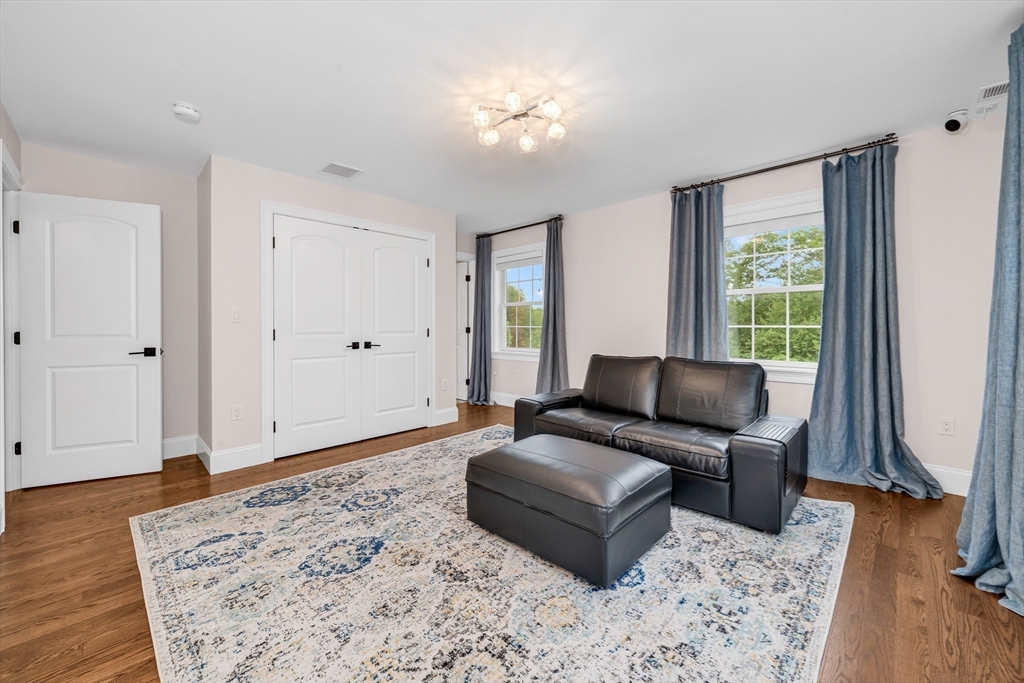 6 Little Meadow Way
