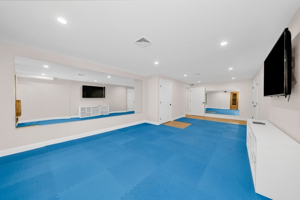 6 Little Meadow Way