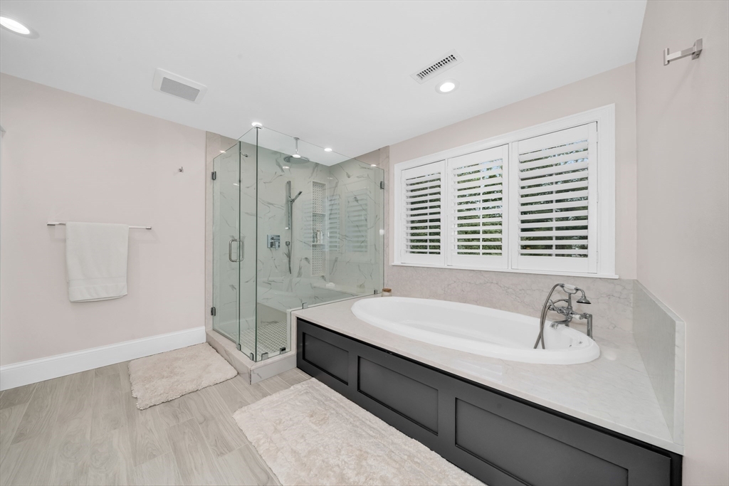 6 Little Meadow Way