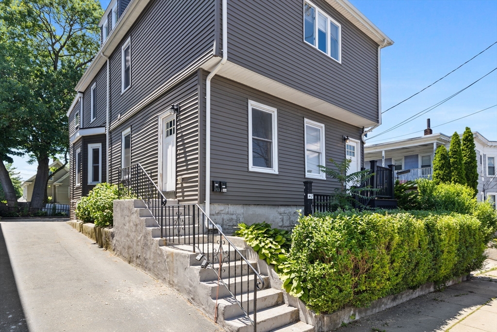 47 Metropolitan Ave # 1