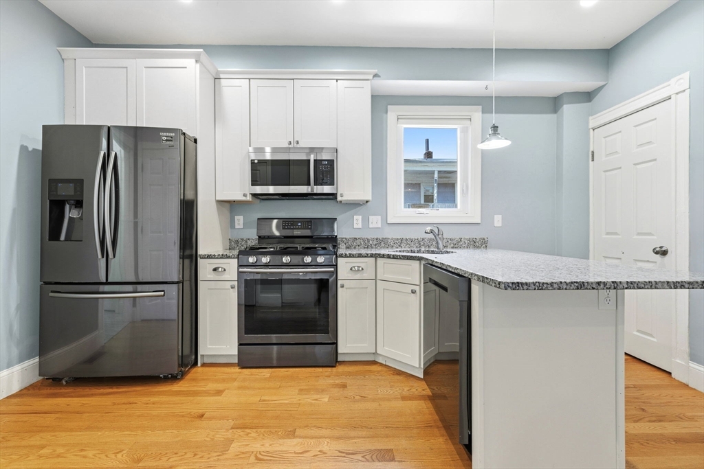 47 Metropolitan Ave # 1