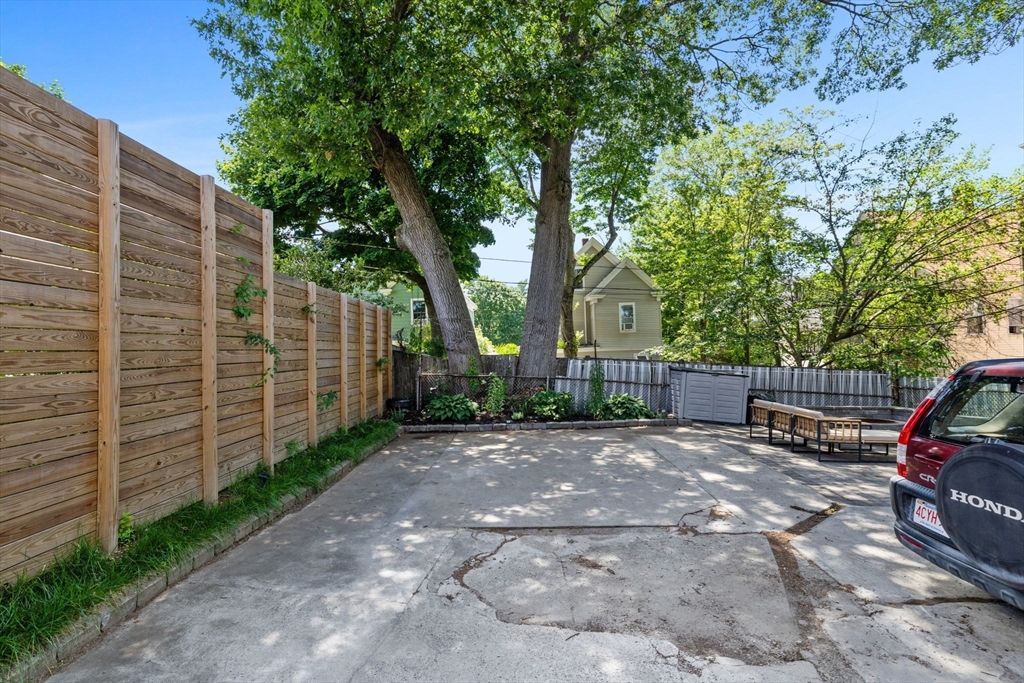 47 Metropolitan Ave # 1
