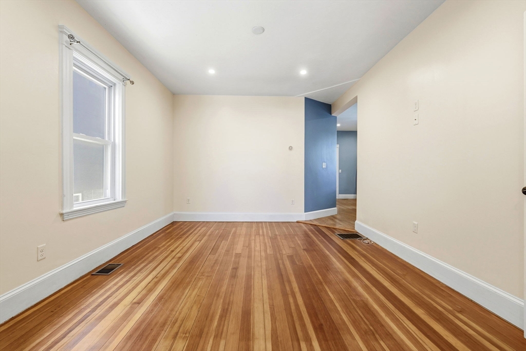 47 Metropolitan Ave # 1