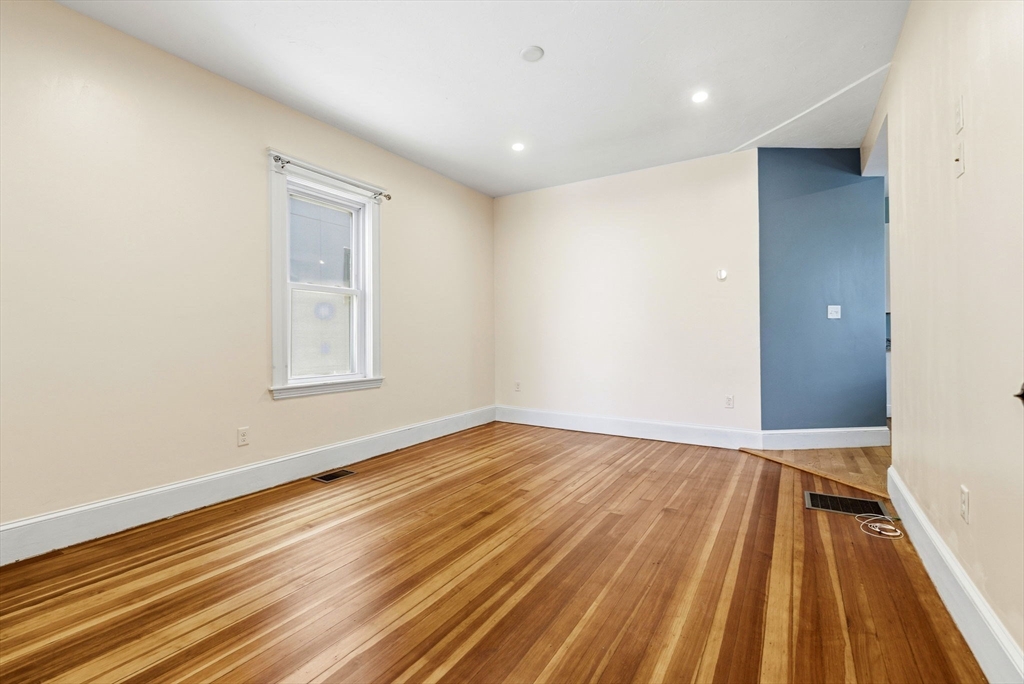 47 Metropolitan Ave # 1