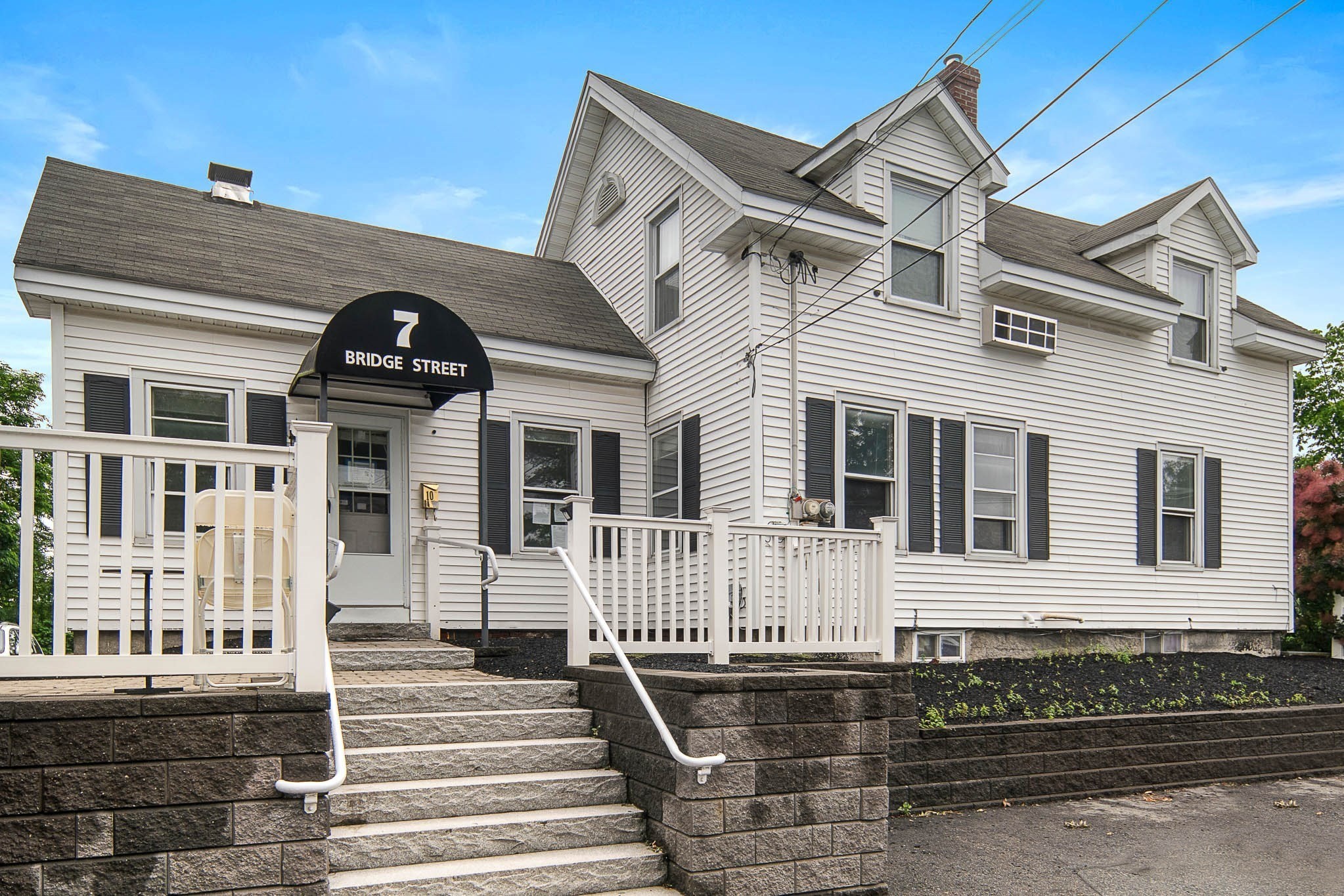 7 Bridge St # 10