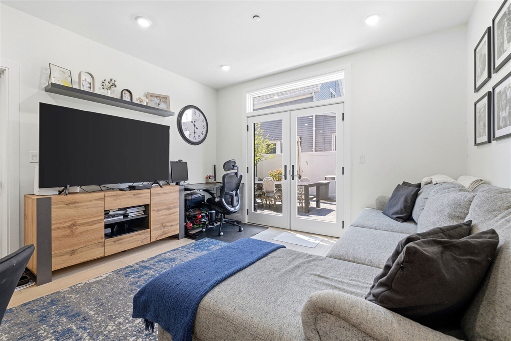 101 Condor St # 205