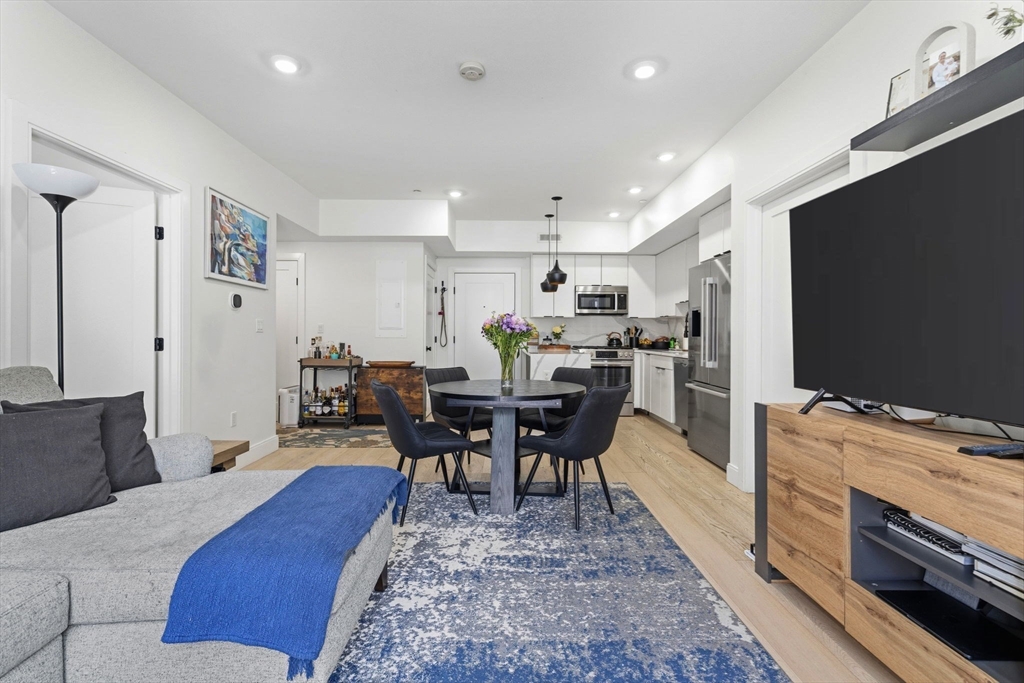 101 Condor St # 205