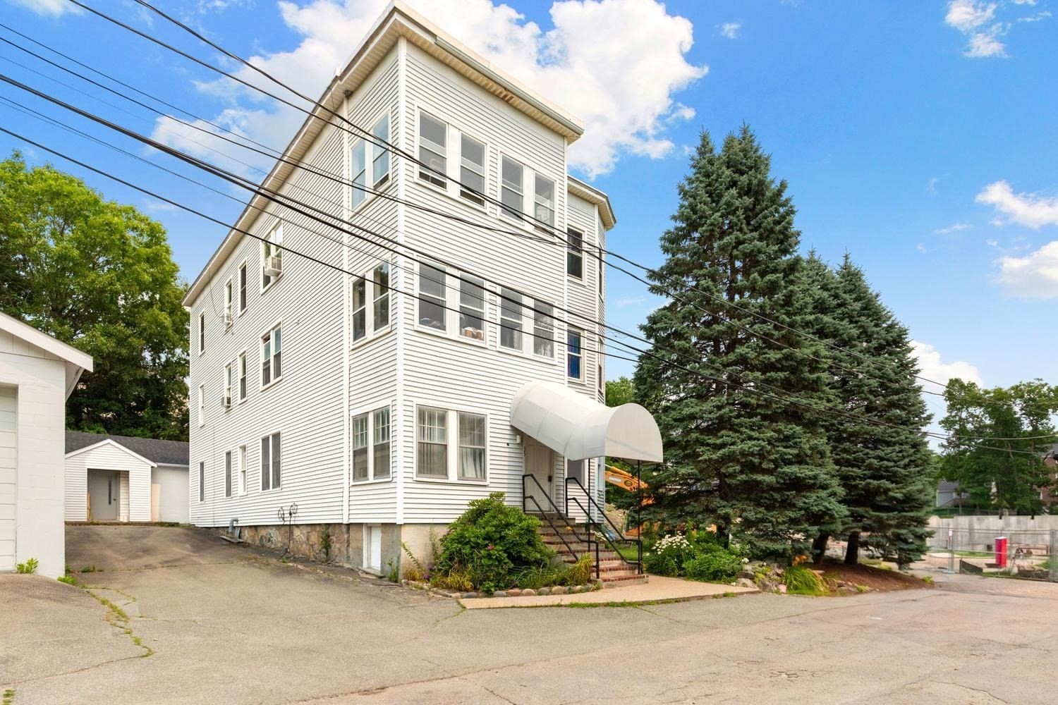 35 Heron St # 1