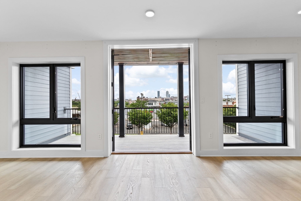 85 Willow Ct # 302