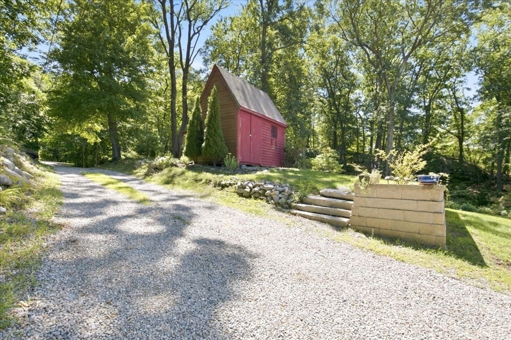 7 Bridle Path