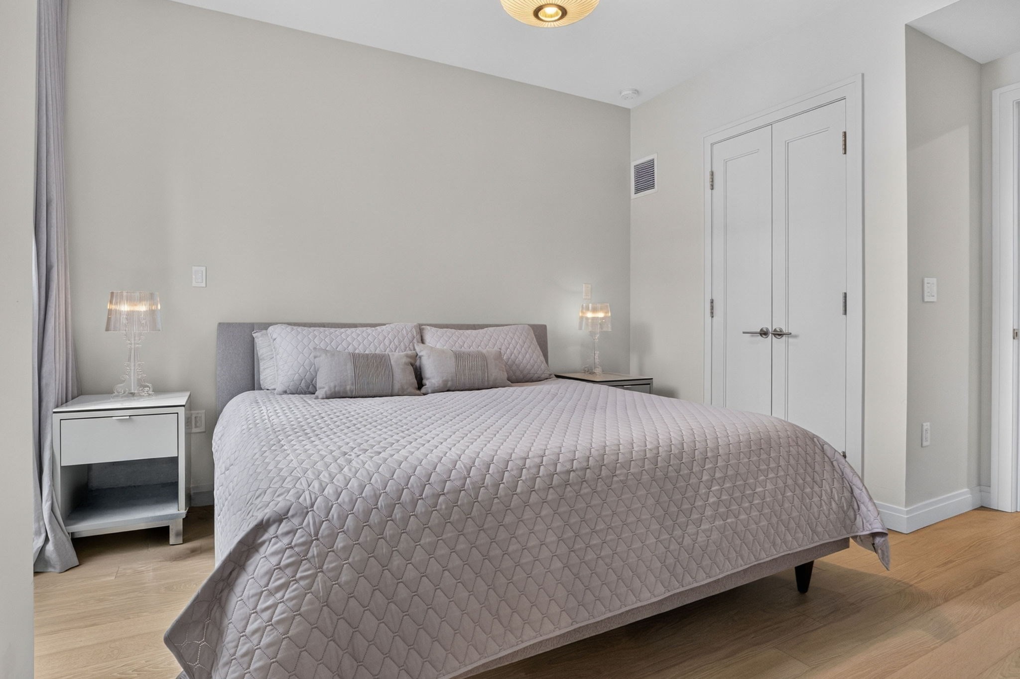 135 Seaport Blvd # 2007
