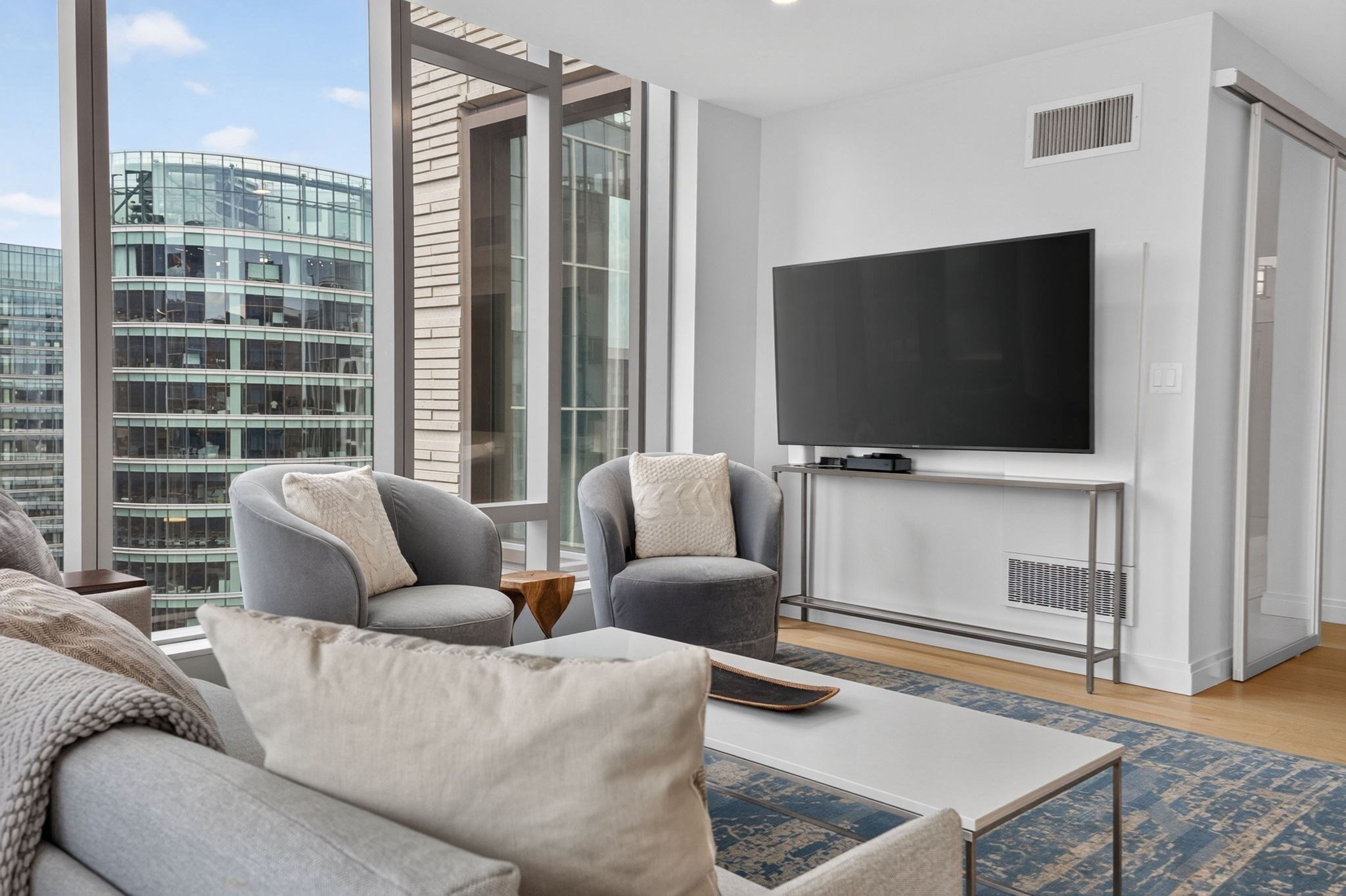 135 Seaport Blvd # 2007