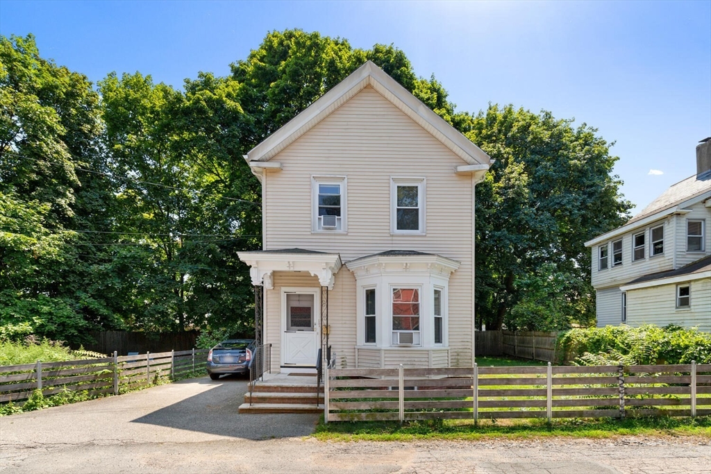 17 Holworthy Pl # 17