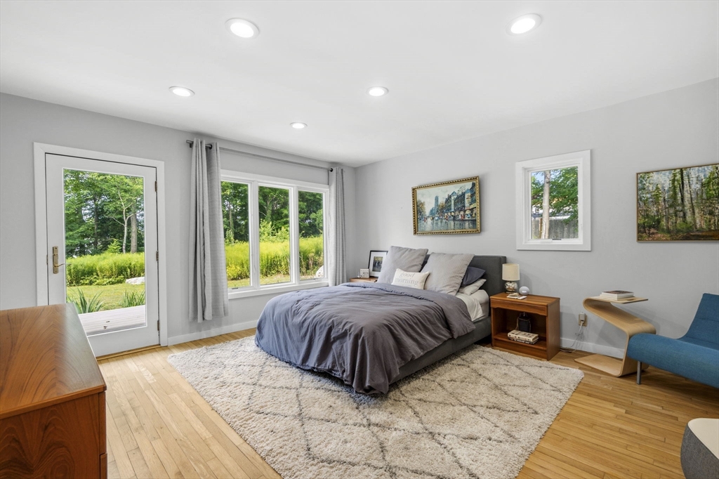 25 Virginia Ln