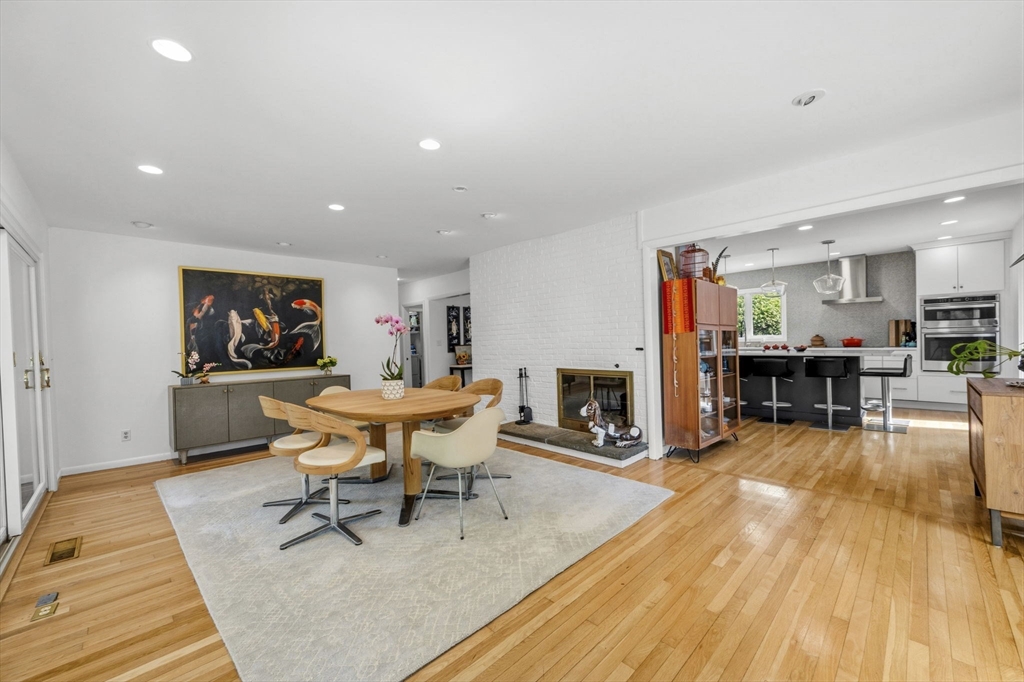 25 Virginia Ln
