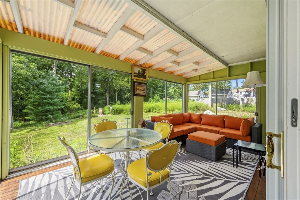 25 Virginia Ln