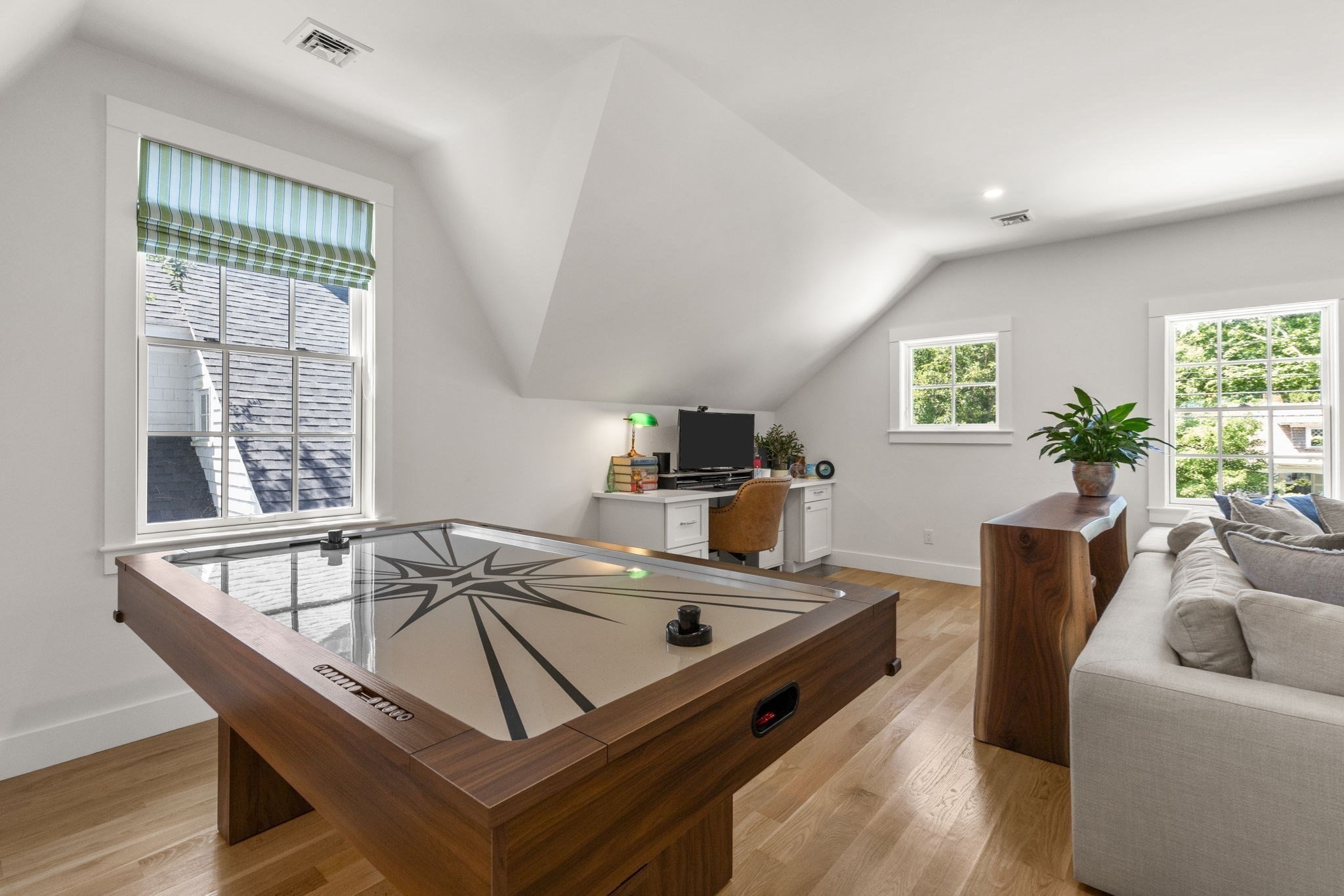 141 Bank St