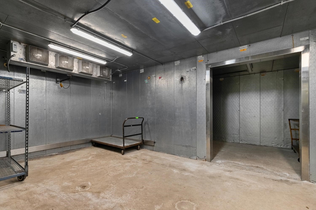 11 Commercial St # 11