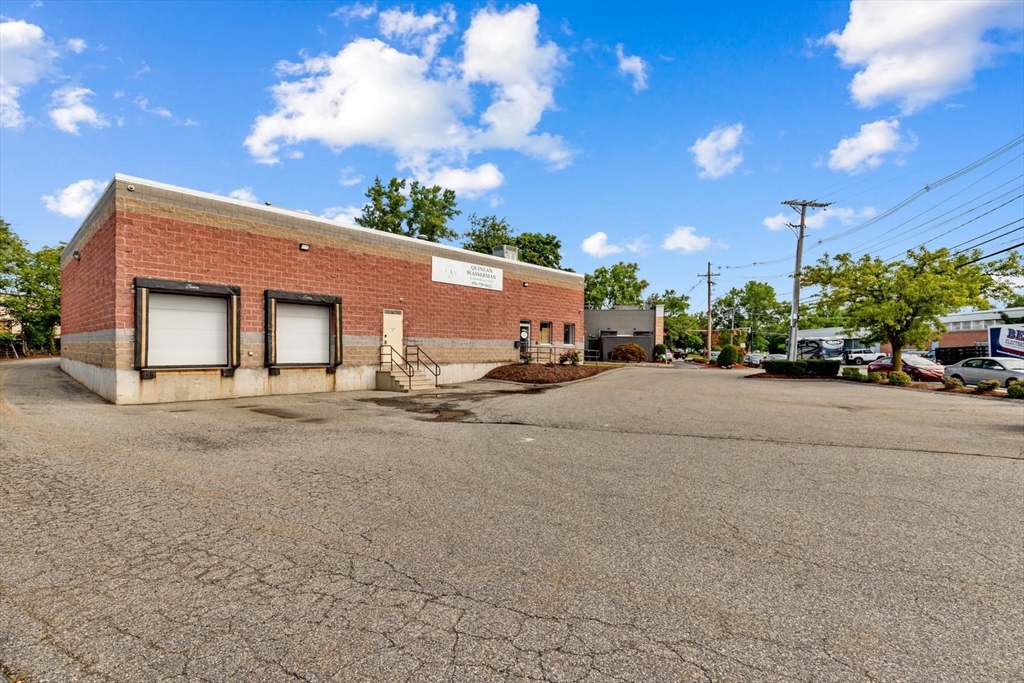 11 Commercial St # 11
