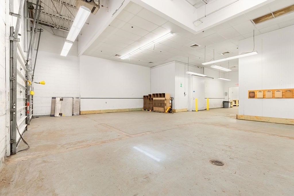 11 Commercial St # 11