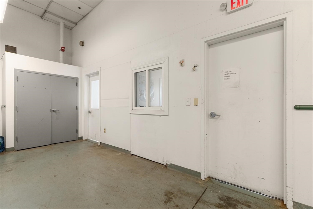 11 Commercial St # 11