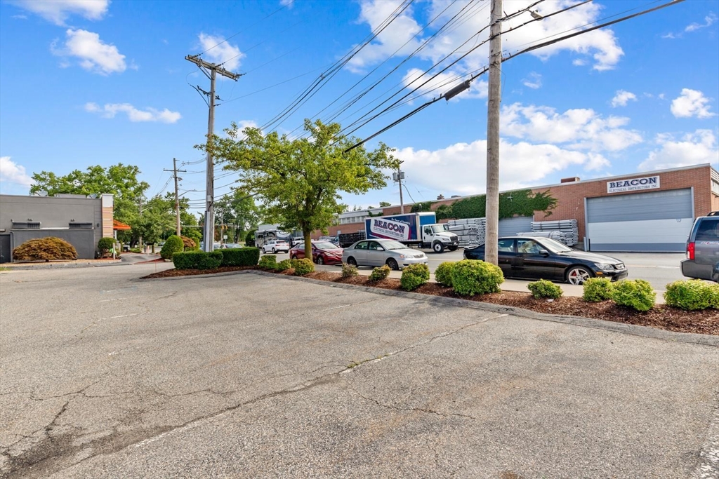 11 Commercial St # 11