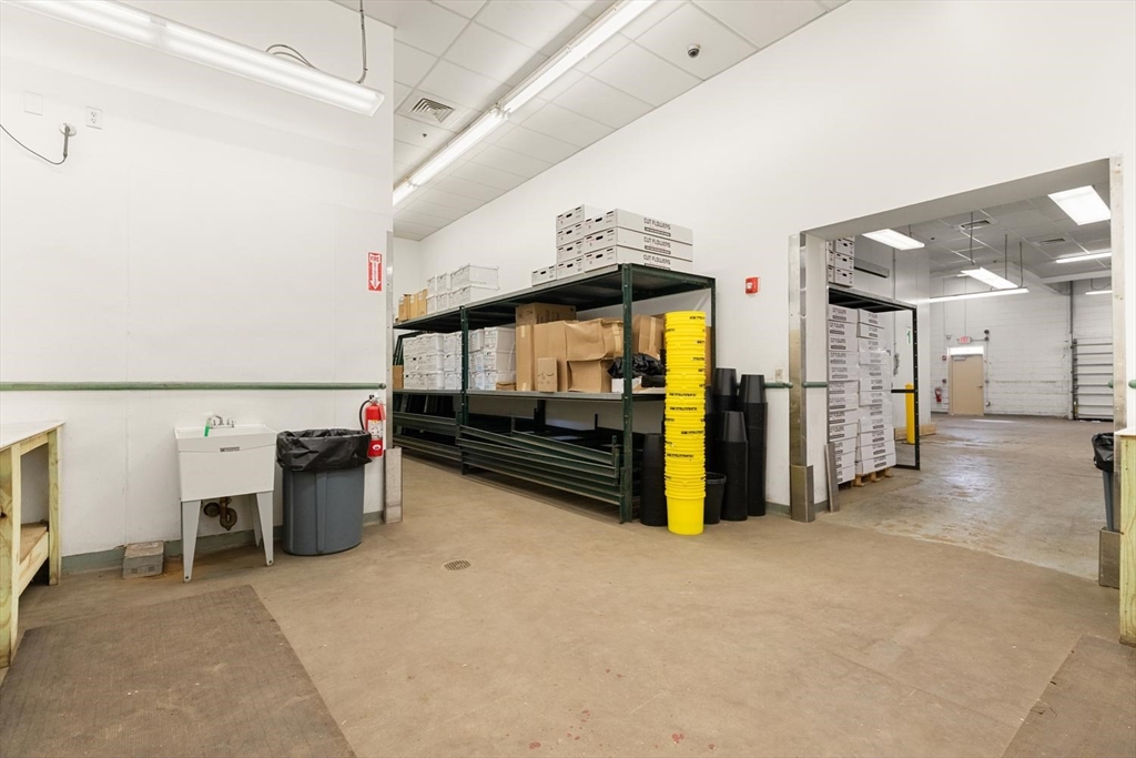 11 Commercial St # 11