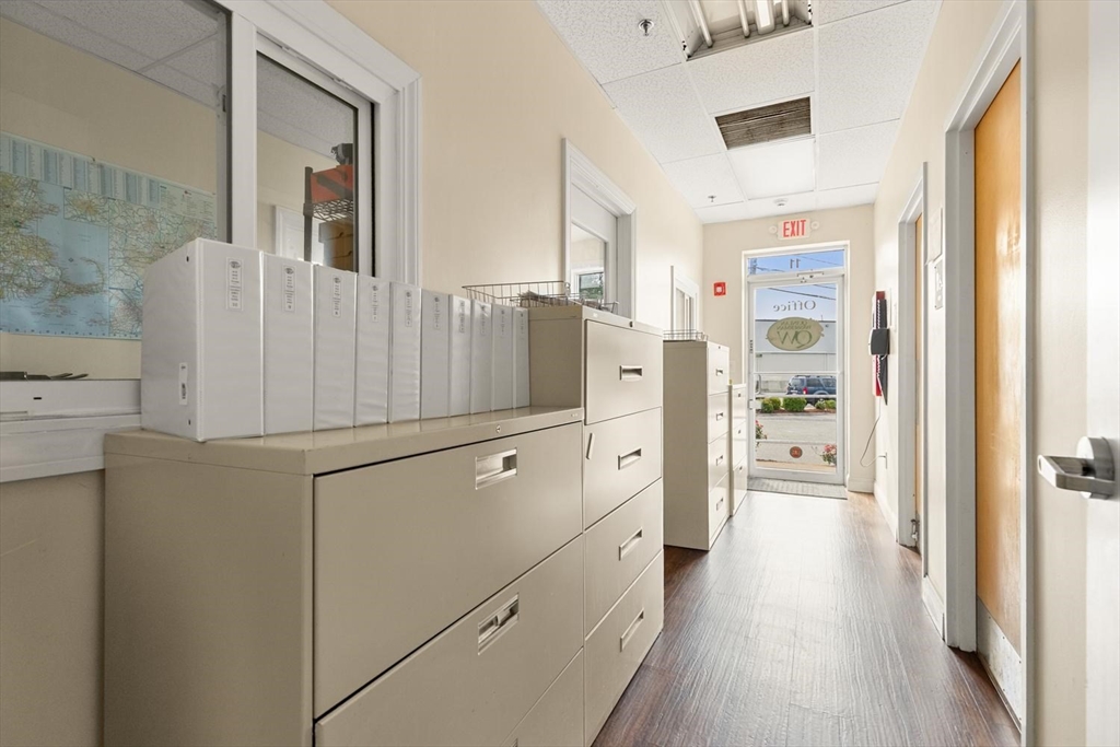 11 Commercial St # 11