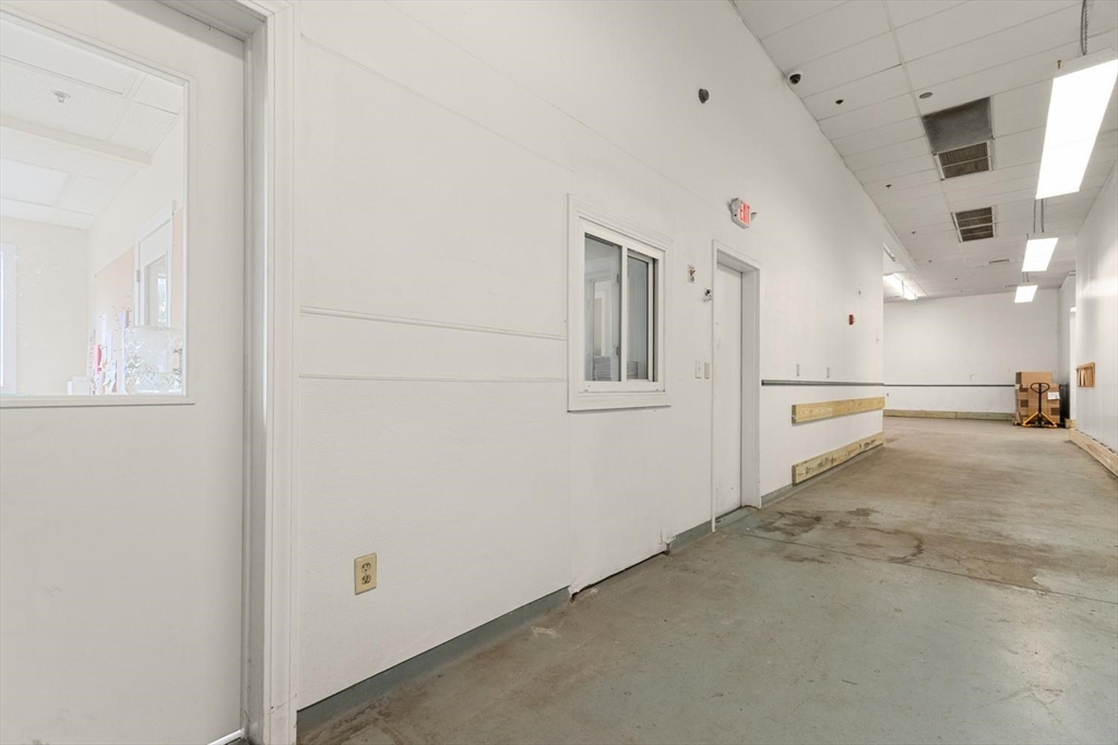 11 Commercial St # 11