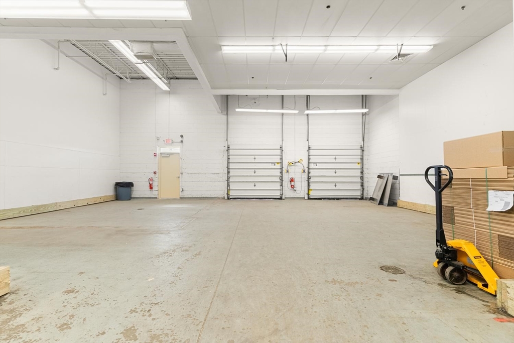 11 Commercial St # 11