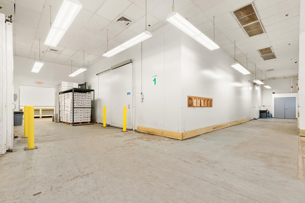 11 Commercial St # 11