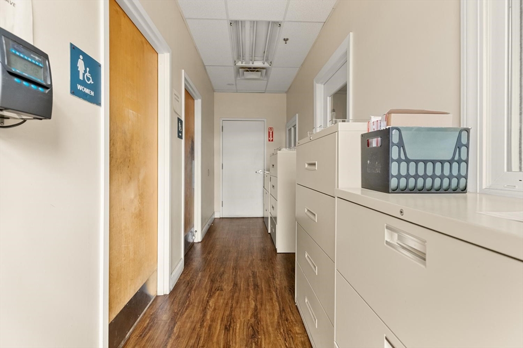 11 Commercial St # 11