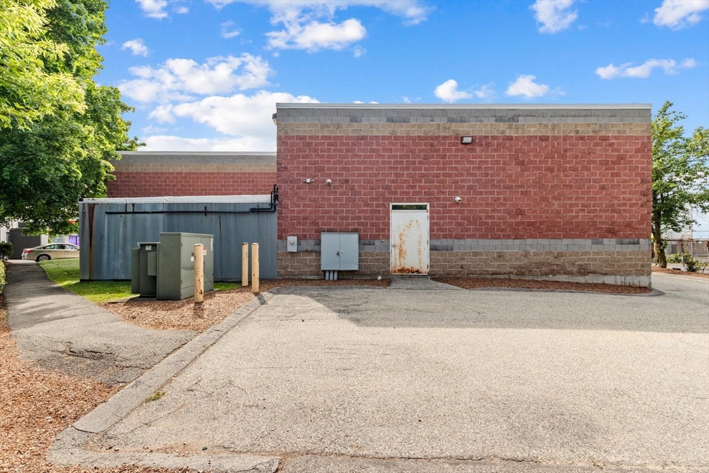 11 Commercial St # 11