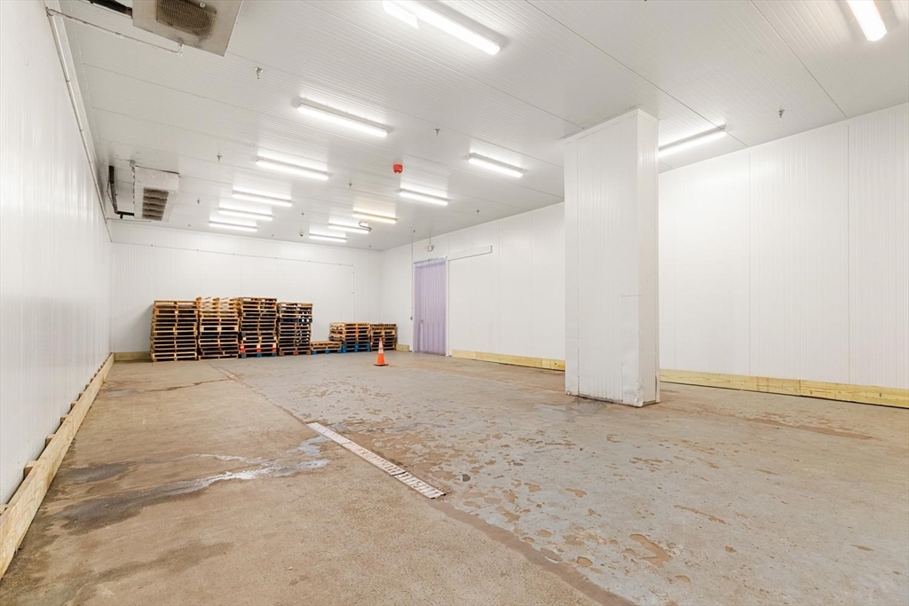 11 Commercial St # 11