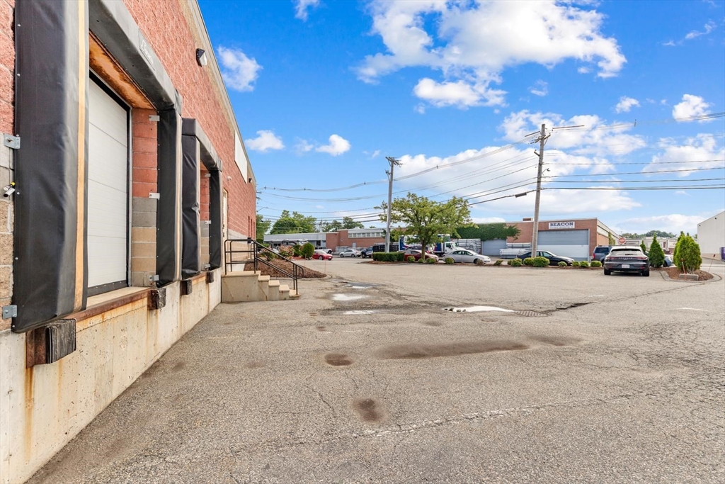 11 Commercial St # 11