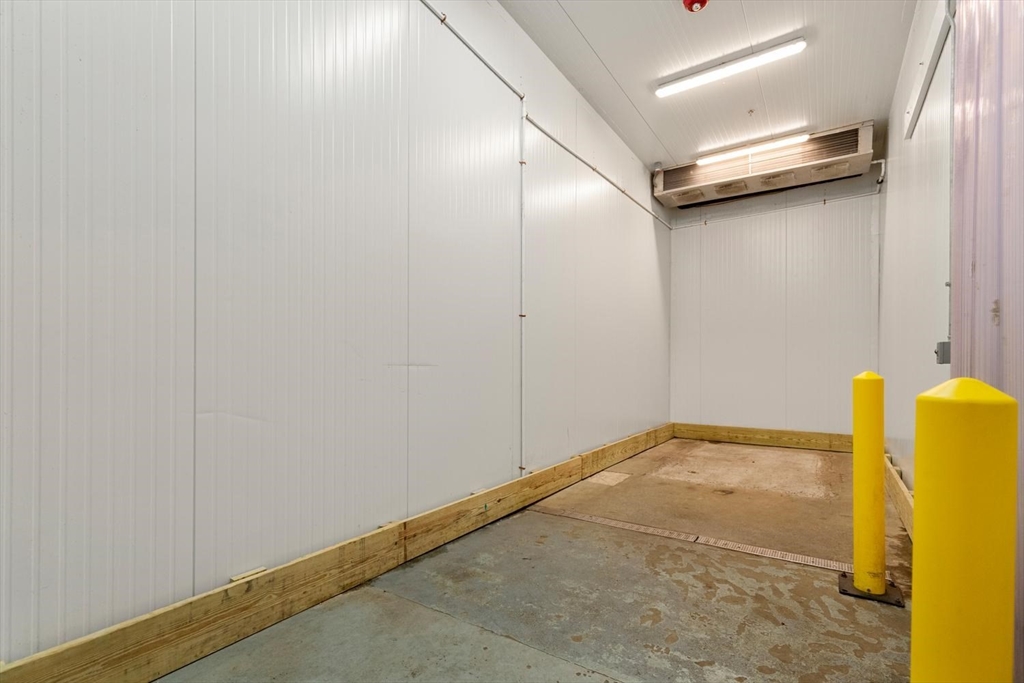 11 Commercial St # 11
