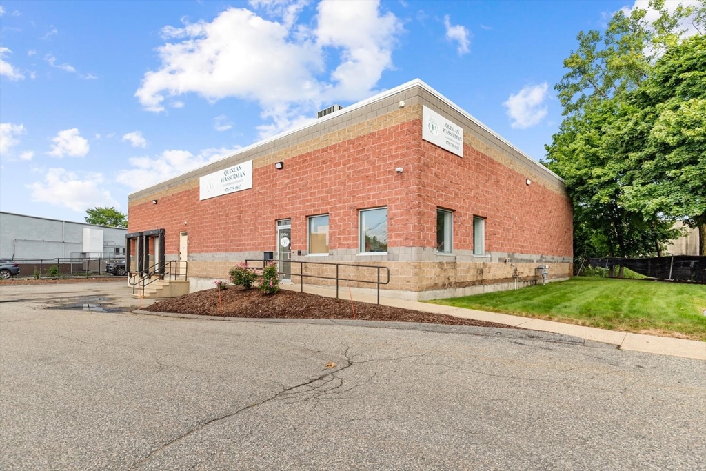 11 Commercial St # 11