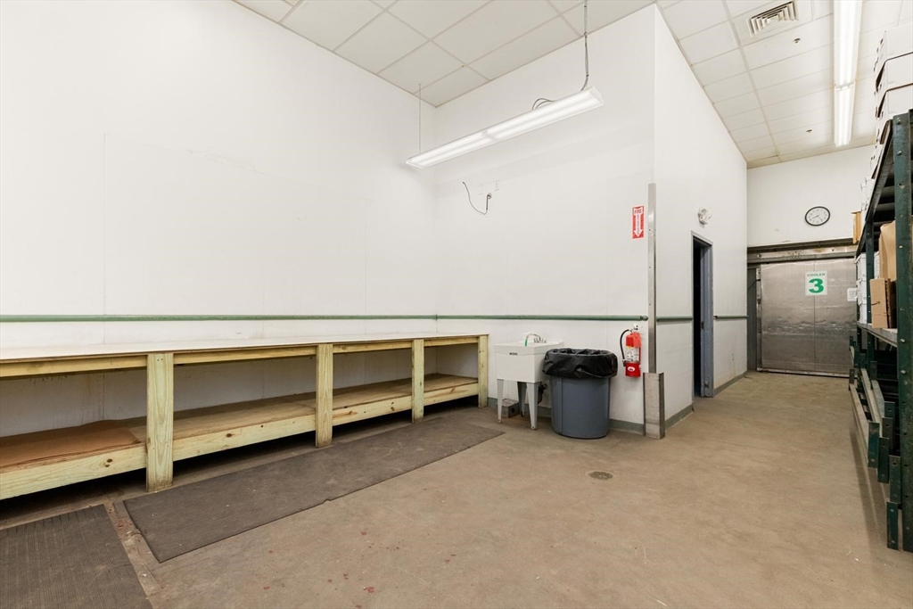 11 Commercial St # 11