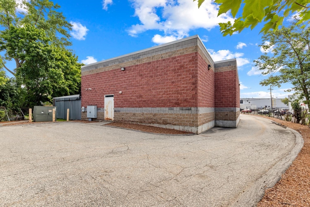 11 Commercial St # 11