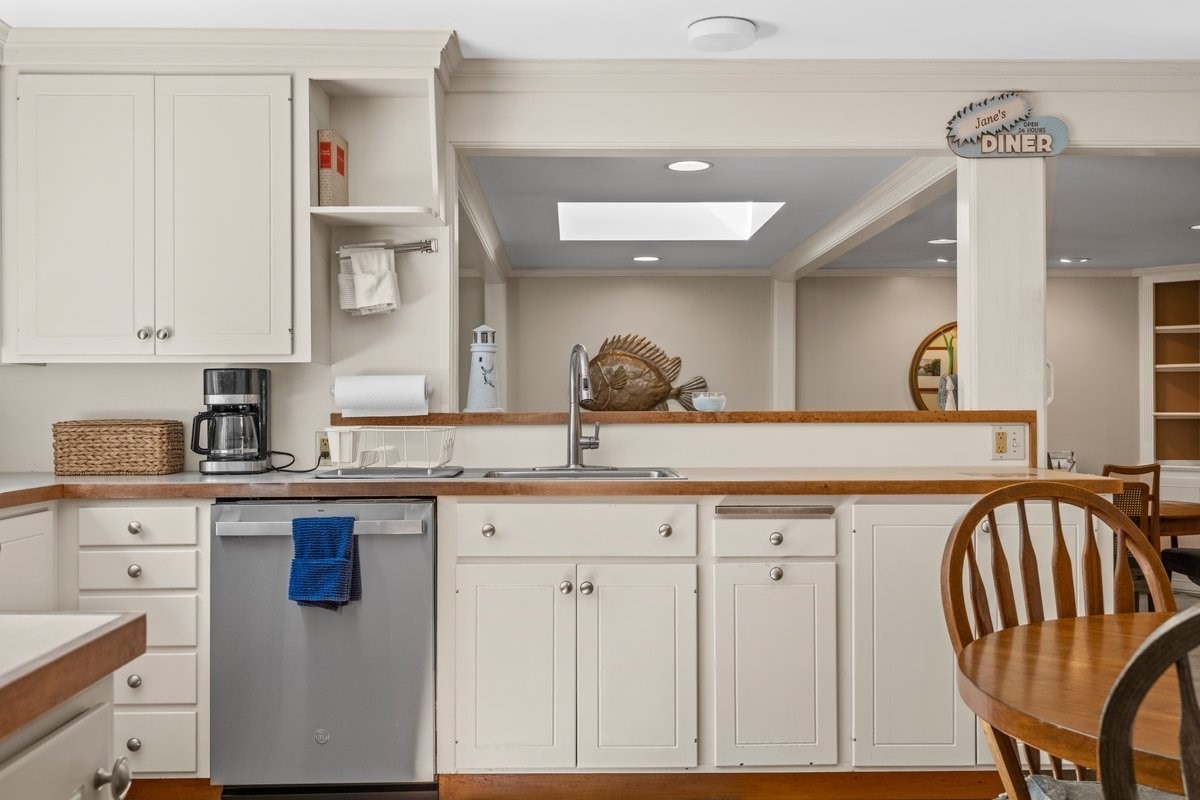 11 Cedar Lane