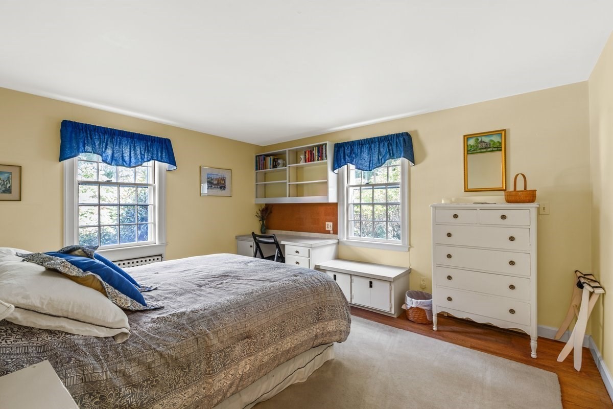 11 Cedar Lane